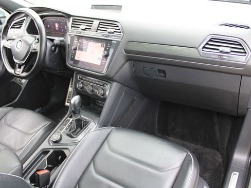 Certified 2020 Volkswagen Tiguan SEL Premium R-Line image 29