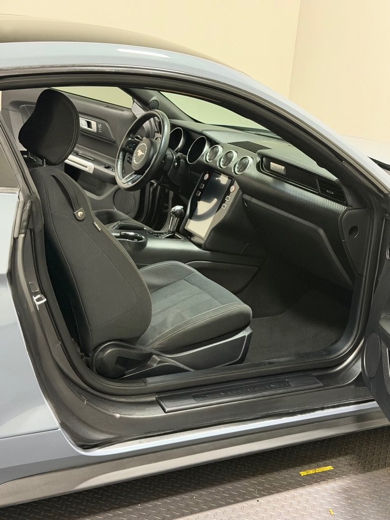 Used 2019 Ford Mustang Coupe w/ Black Accent Package RWD image 9