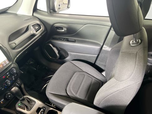 Used 2022 Jeep Renegade Latitude w/ Convenience Group image 23