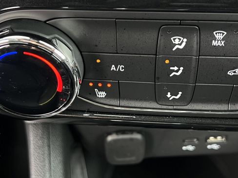 Used 2025 Chevrolet TrailBlazer ACTIV image 22