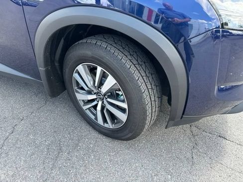 Used 2024 Nissan Pathfinder SL AWD/4WD image 9