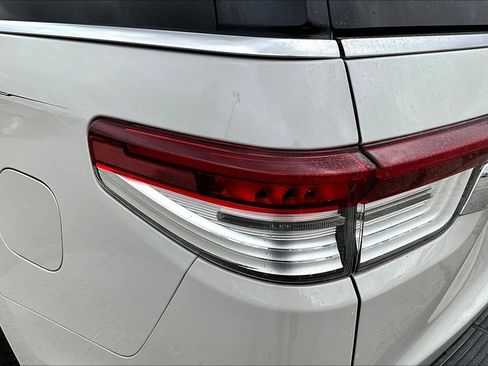 Used 2023 Lincoln Navigator L Reserve AWD/4WD image 9