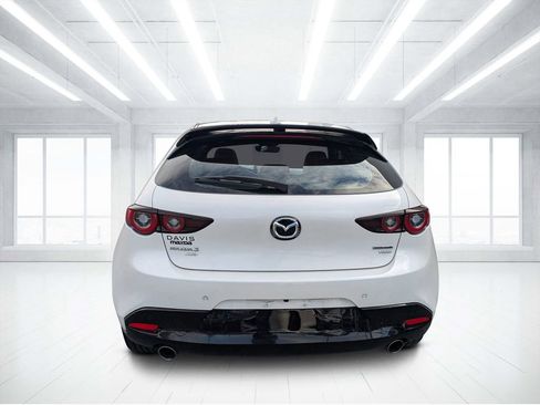 Used 2024 MAZDA MAZDA3 Hatchback w/Premium Plus Pkg image 4