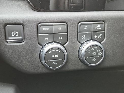 New 2026 GMC Sierra 3500 SLE w/ SLE Value Package image 12