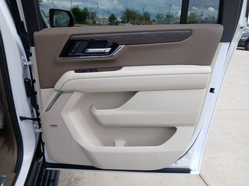 New 2026 GMC Yukon XL Denali w/ Sun & Power Step Package AWD/4WD image 19