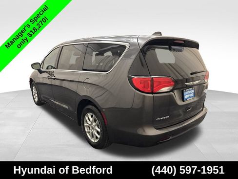 Used 2023 Chrysler Voyager LX FWD image 8