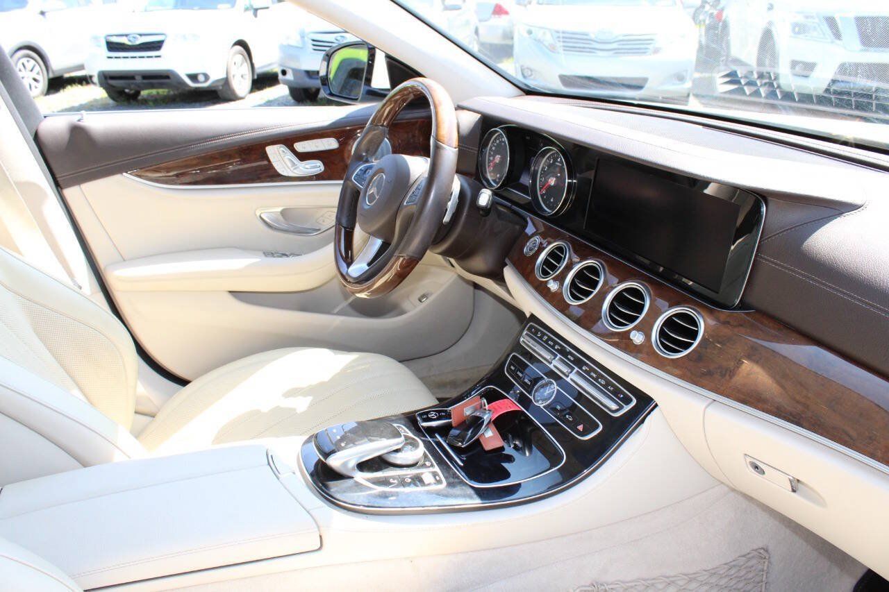 Used 2017 Mercedes-Benz E 400 4MATIC Wagon image 12