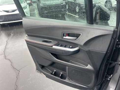 Used 2025 Toyota Sienna XSE w/ XSE Plus Package image 25