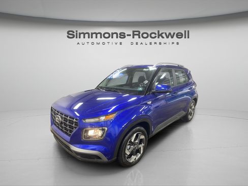 Used 2025 Hyundai Venue SEL FWD image 1