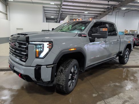 Used 2025 GMC Sierra 3500 AT4 w/ AT4 Premium Plus Package image 6