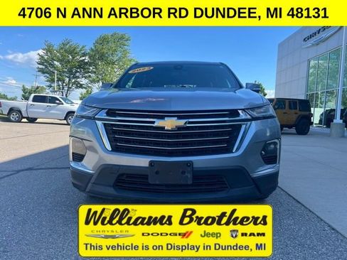 Used 2023 Chevrolet Traverse LT FWD image 2