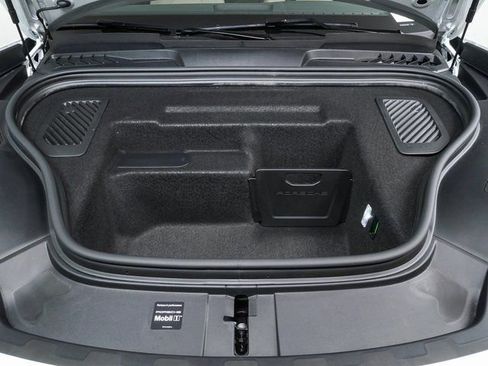 New 2026 Porsche Macan Electric image 35