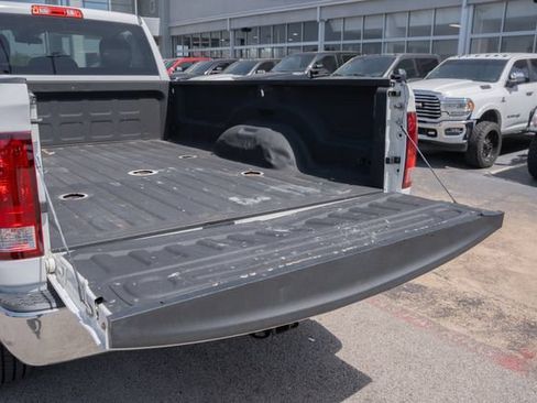 Used 2018 RAM 3500 Tradesman w/ Chrome Appearance Group AWD/4WD image 12