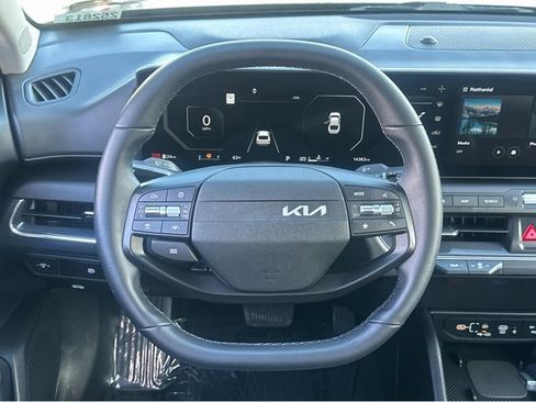 Certified 2025 Kia K4 EX image 11