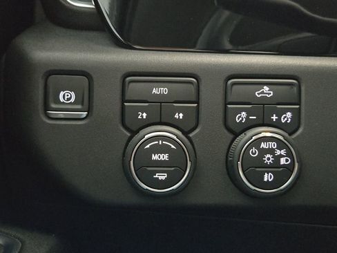 Certified 2024 Chevrolet Silverado 1500 RST AWD/4WD image 23