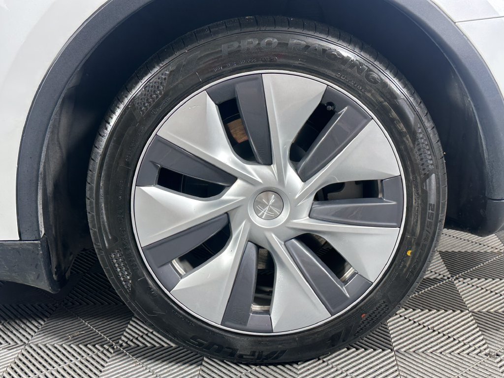 Used 2021 Tesla Model Y Long Range AWD/4WD image 15
