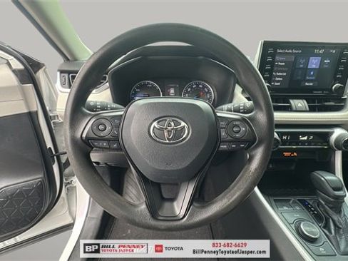 Used 2021 Toyota RAV4 XLE image 17