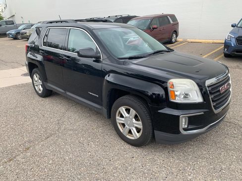 Used 2016 GMC Terrain SLE w/ Convenience Package FWD image 2