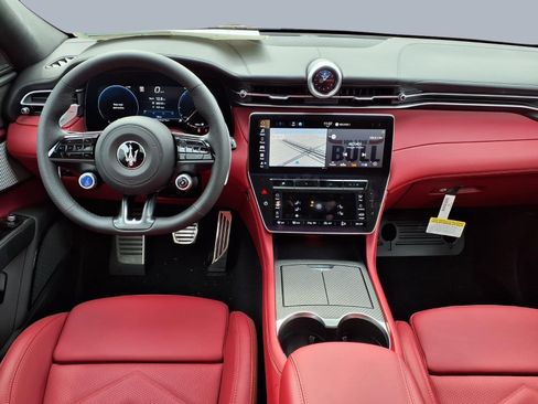 New 2026 Maserati Grecale Modena image 8