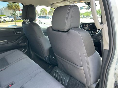 Certified 2025 Nissan Frontier SV AWD/4WD image 48