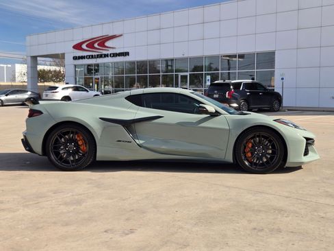 Used 2024 Chevrolet Corvette Z06 w/ Stealth Interior Trim Package image 2