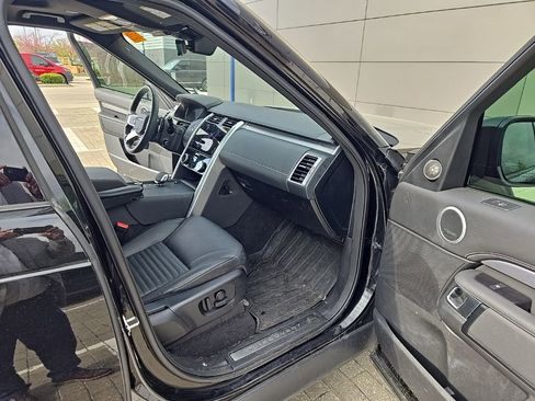 Certified 2024 Land Rover Discovery Dynamic SE image 20