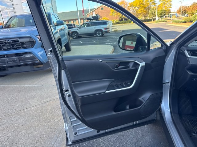 Used 2024 Toyota RAV4 LE AWD/4WD image 12