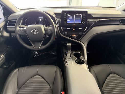 Used 2022 Toyota Camry SE FWD image 11