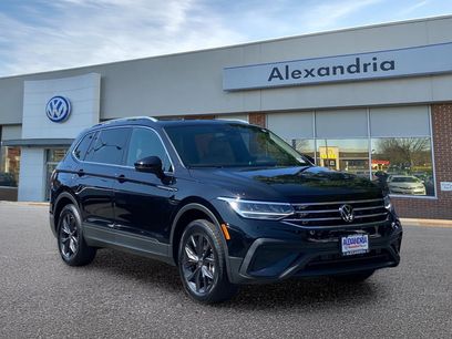 Certified 2024 Volkswagen Tiguan SE w/ Panoramic Sunroof Package