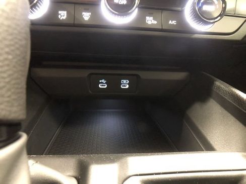 Used 2023 Honda Accord EX image 31