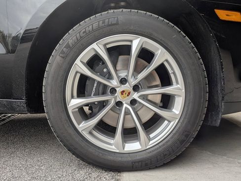 Used 2026 Porsche Macan AWD/4WD image 30
