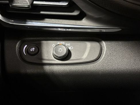 Used 2024 Buick Envista Preferred w/ Advanced Safety Package FWD image 18