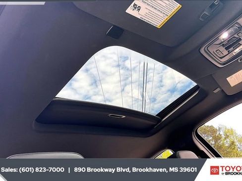 Used 2024 GMC Sierra 1500 AT4 w/ Technology Package image 16