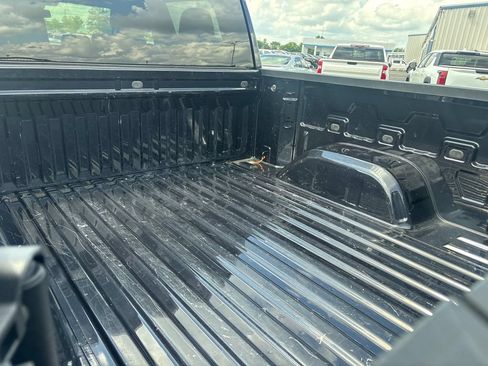 Used 2025 GMC Sierra 1500 SLT RWD image 28