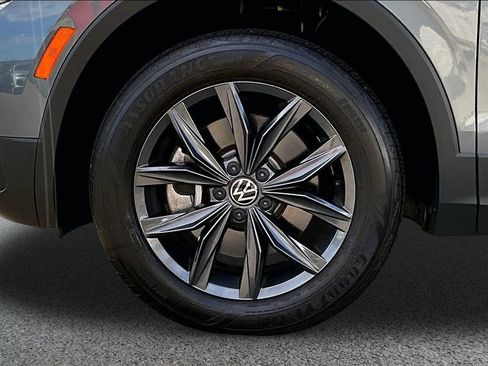 Used 2023 Volkswagen Tiguan SE w/ Panoramic Sunroof Package AWD/4WD image 34