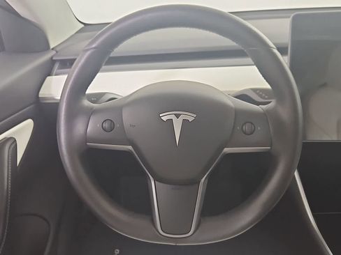 Used 2020 Tesla Model 3 Standard Range image 24