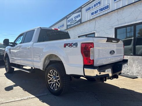 Used 2018 Ford F250 Lariat w/ Lariat Value Package image 2