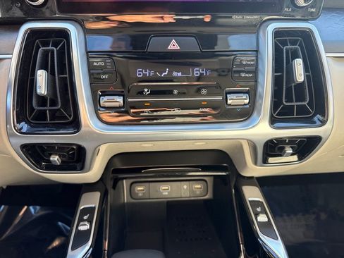 Used 2022 Kia Sorento SX image 22