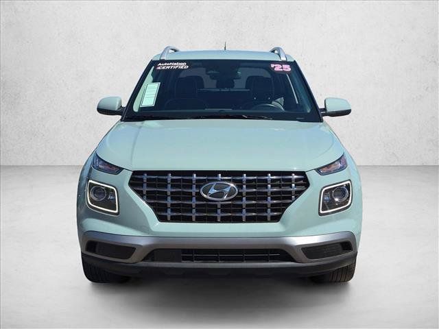 Used 2025 Hyundai Venue Limited FWD image 2