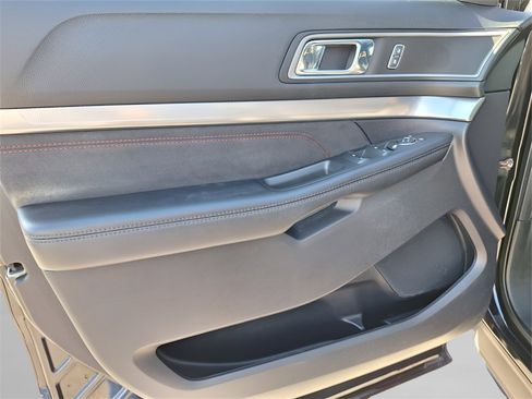 Used 2019 Ford Explorer XLT w/ Equipment Group 202A image 32