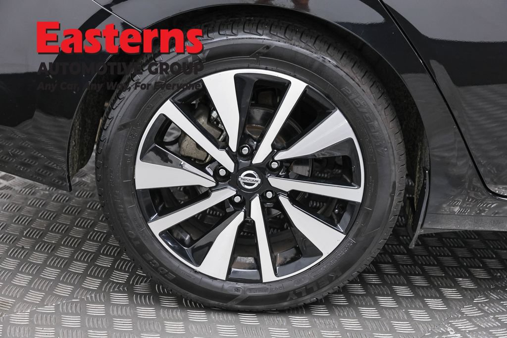 Used 2023 Nissan Sentra SV w/ SV Premium Package FWD image 31