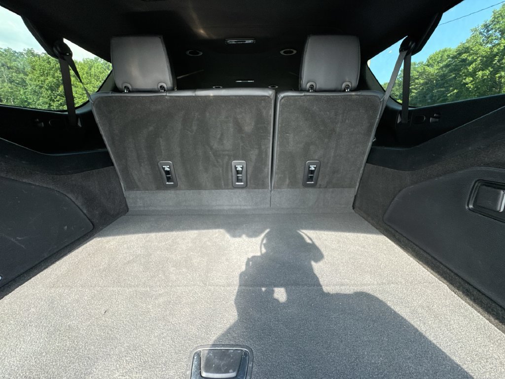 Used 2025 Cadillac Escalade ESV Luxury RWD image 35
