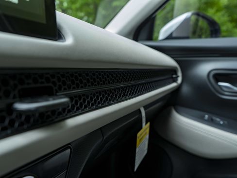 Used 2026 Honda HR-V LX image 33