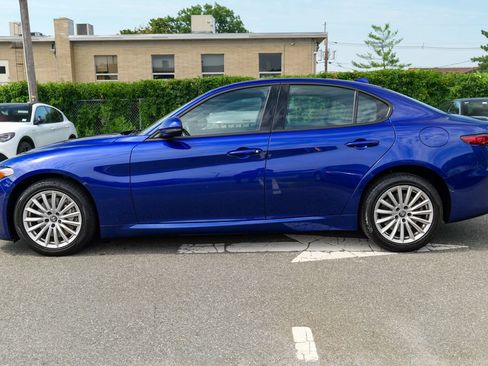 Used 2023 Alfa Romeo Giulia Sprint AWD/4WD image 4