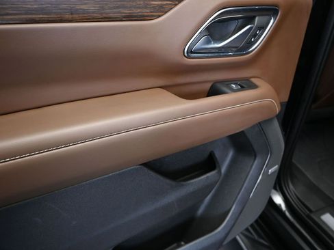 Used 2023 Chevrolet Tahoe High Country RWD image 15
