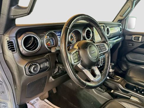 Used 2022 Jeep Wrangler Unlimited Sahara AWD/4WD image 10