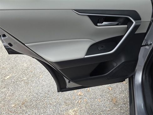 Used 2024 Toyota RAV4 XLE Premium image 32