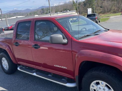Used 2005 GMC Canyon SLE image 5