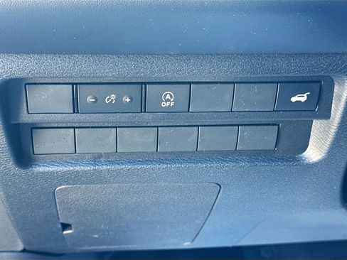 New 2026 Mitsubishi Outlander SE image 10