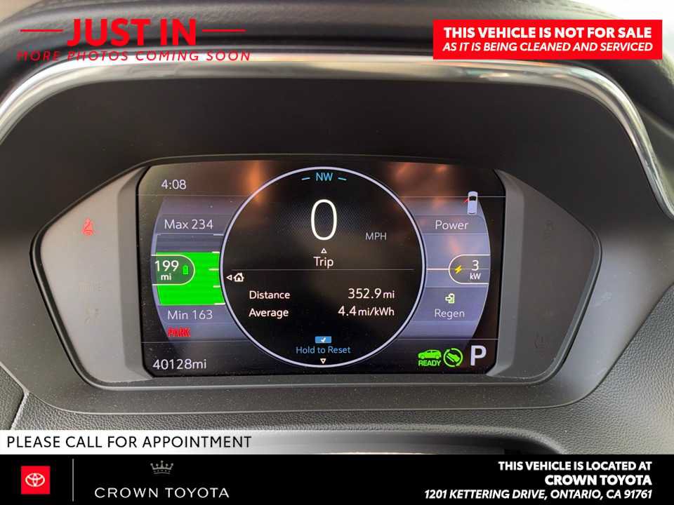 Used 2022 Chevrolet Bolt EUV LT w/ Convenience Package FWD image 5